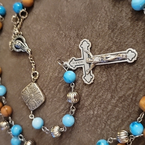 Handmade Olive Wood Vintage Metal Shell Beaded Crucifix Rosary Necklace - Picture 2 of 6